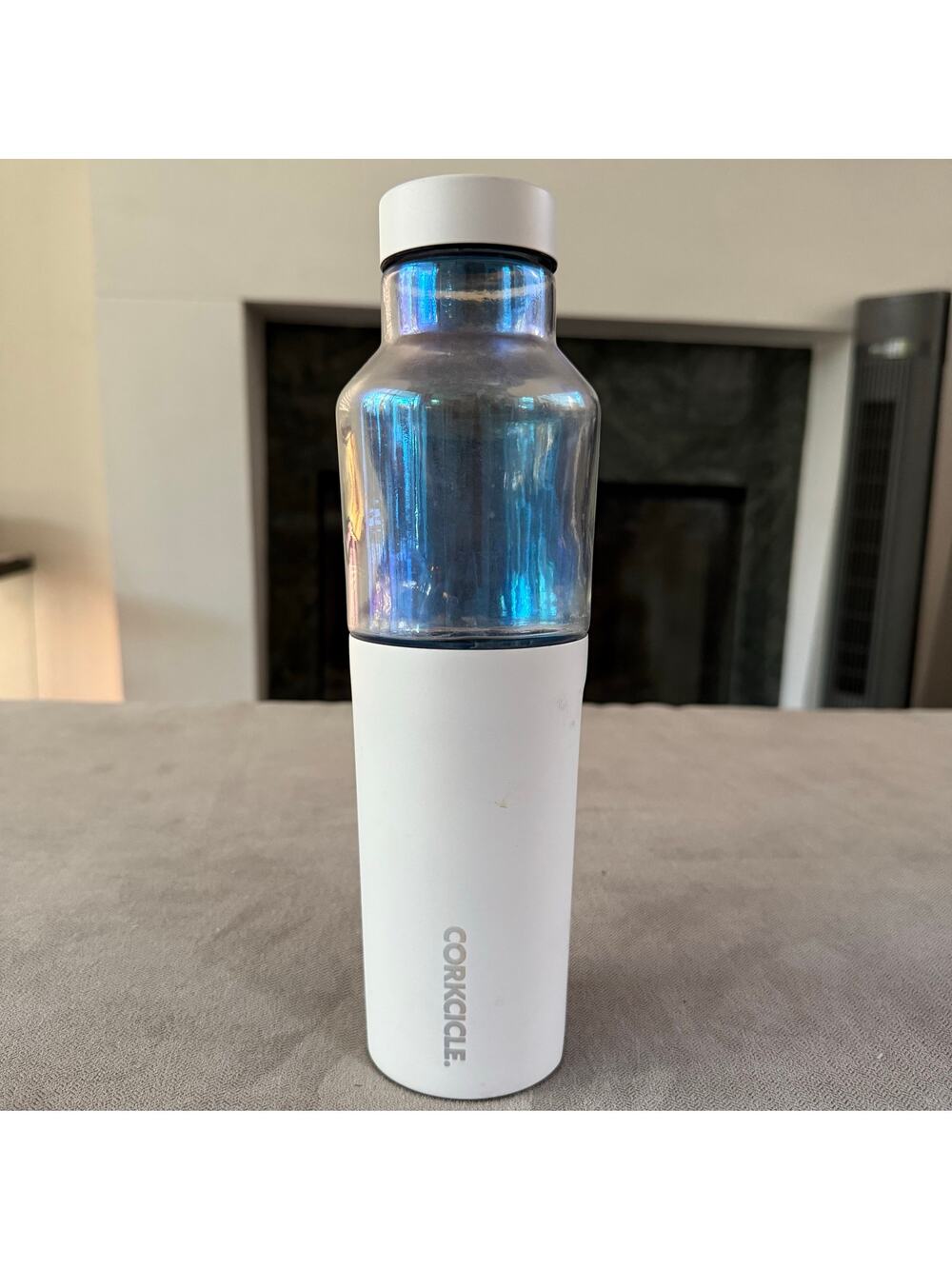 Corkcicle Reusable Water Bottle White Iridescent Glass Silicone Sleeve Lyvuno